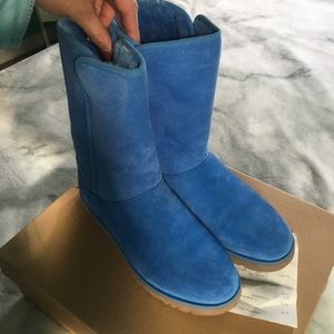 BLUE BRAND NEW UGGS